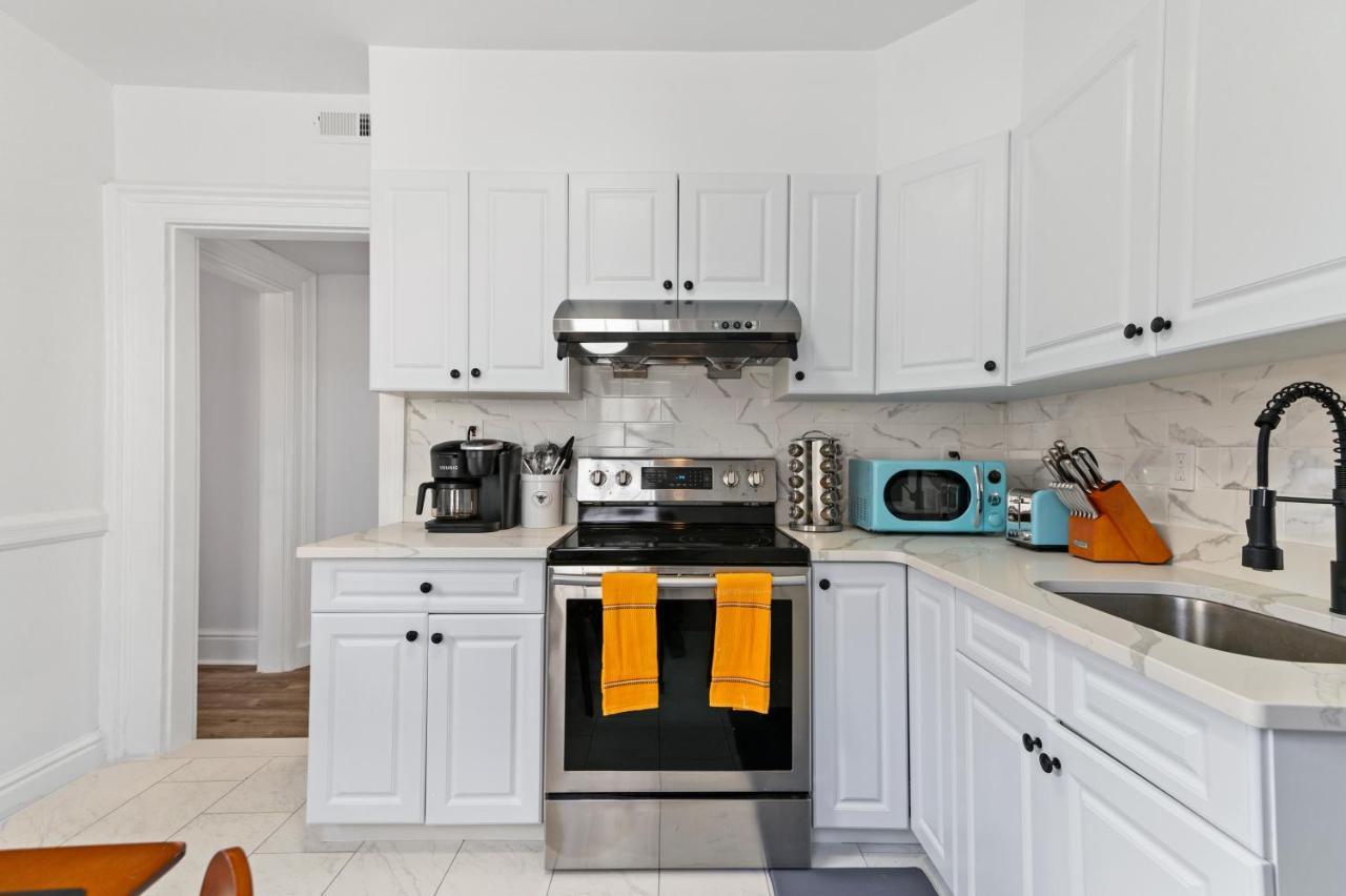 Orange Oasis In The Heart Of East Rock With Free Parking Near Dt And Yale Apartment New Haven Exterior photo